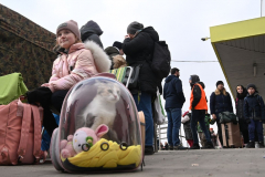 Folo Russian Invasioin of Ukraine