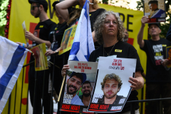 2nd Place: Alexi Rosenfeld – Independent – Fighting for the Hostages